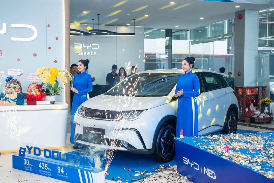 BYD tung mẫu xe sừng sỏ tại Cần Thơ: Dolphin 2026 chạy "căng sức" 435 km/lần sạc BYD tung mẫu xe sừng sỏ tại Cần Thơ: Dolphin 2026 chạy "căng sức" 435 km/lần sạc