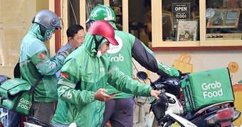 Các hãng xe công nghệ tung gói hỗ trợ, tài xế vẫn ra sức tìm giải pháp tiết kiệm