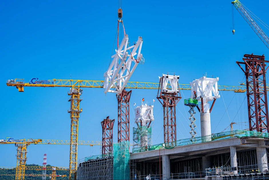 Cận cảnh nhà ga mới sân bay Phú Quốc bắt đầu lắp mái Cận cảnh nhà ga mới sân bay Phú Quốc bắt đầu lắp mái