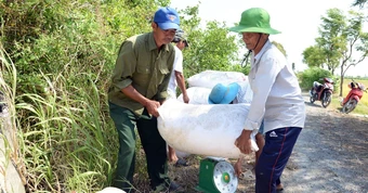 Cần giải pháp giảm 'giải cứu' nông sản