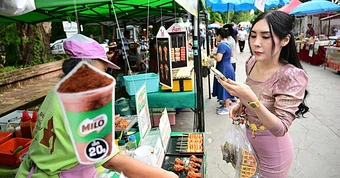 'Chạy đua' mở cửa thanh toán quốc tế