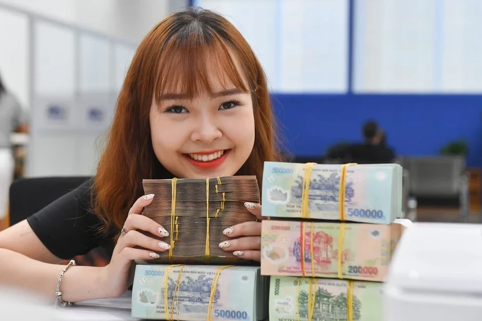 Chênh lệch lãi suất tiền gửi online - tại quầy lên tới hơn 3%/năm Chênh lệch lãi suất tiền gửi online - tại quầy lên tới hơn 3%/năm