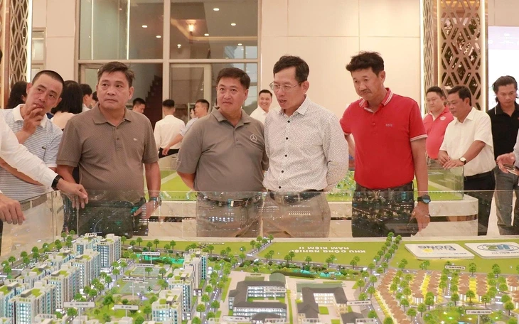 Chỉ 1,7% sàn giao dịch bất động sản hoạt động tại TP.HCM trong năm 2025 có giấy phép Chỉ 1,7% sàn giao dịch bất động sản hoạt động tại TP.HCM trong năm 2025 có giấy phép