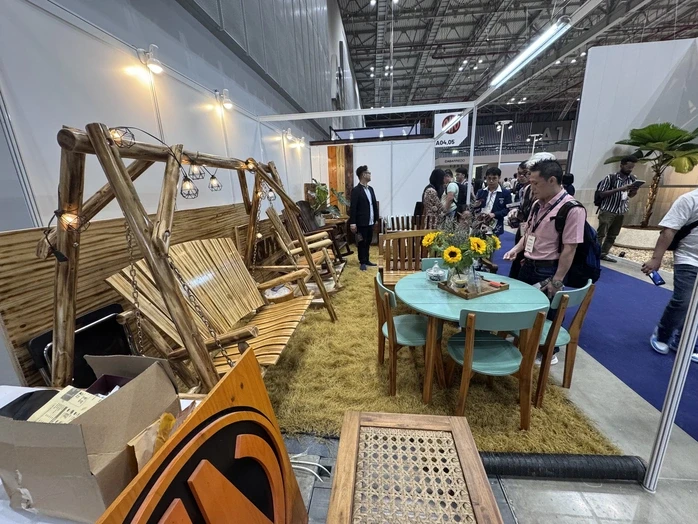 Chia sẻ của Chủ tịch UBND TPHCM khi dự khai mạc Hội chợ xuất khẩu đồ gỗ và nội thất Chia sẻ của Chủ tịch UBND TPHCM khi dự khai mạc Hội chợ xuất khẩu đồ gỗ và nội thất