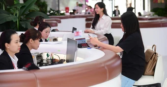 Cho vay không còn 'hái ra tiền' với ngân hàng, vì đâu 'người giàu cũng khóc'?