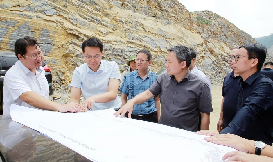 Chốt hạn giải phóng mặt bằng cao tốc Hòa Bình - Mộc Châu Chốt hạn giải phóng mặt bằng cao tốc Hòa Bình - Mộc Châu