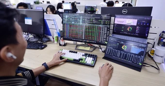Chủ tịch Dragon Capital khuyên các nhà đầu tư tránh 'đọc báo, đặt lệnh ngay'