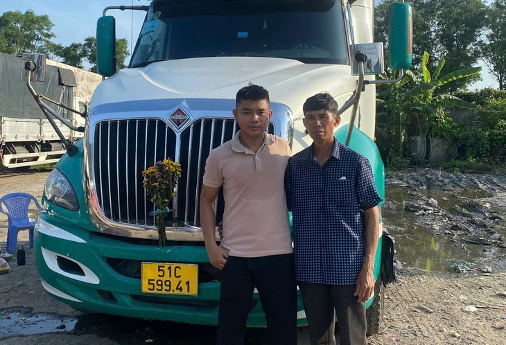 Chủ xe container 'điên đầu': Chạy 150km giá 3,8 triệu, chi phí 4 triệu, tăng giá đối tác cũng 'khóc' Chủ xe container 'điên đầu': Chạy 150km giá 3,8 triệu, chi phí 4 triệu, tăng giá đối tác cũng 'khóc'