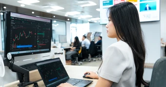 Chứng khoán hồi phục nhẹ, VN-Index tăng gần 9 điểm