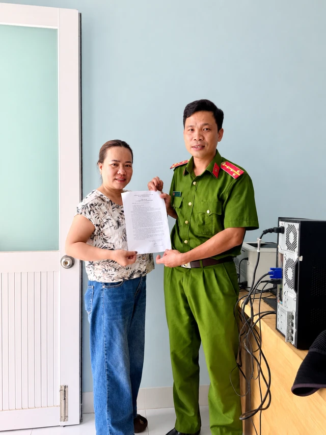 Chuyển khoản thành công 250.000.000 đồng vào tài khoản của người đàn ông ở Hải Phòng, Nguyễn Thị Mỹ Nữ SN 1982 vội báo công an Chuyển khoản thành công 250.000.000 đồng vào tài khoản của người đàn ông ở Hải Phòng, Nguyễn Thị Mỹ Nữ SN 1982 vội báo công an