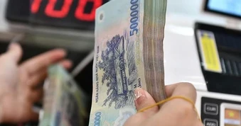 Cơ quan Thuế yêu cầu Vietcombank, MSB... trích hơn 490 triệu đồng từ tài khoản của 3 người nộp thuế sau