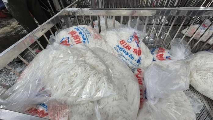 Cơ sở bún Nguyễn Bính nhận được phản hồi của Ban Nội chính Thành ủy TPHCM sau đơn "kêu cứu" Cơ sở bún Nguyễn Bính nhận được phản hồi của Ban Nội chính Thành ủy TPHCM sau đơn "kêu cứu"