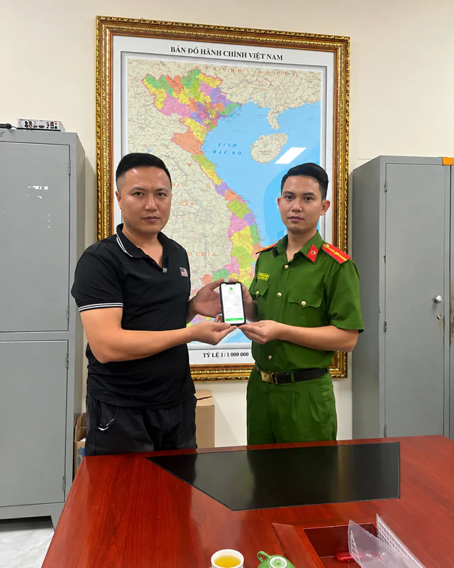 Công an rà soát, xác minh loạt giao dịch chuyển khoản từ 11.000.000 đồng đến 185.446.800 đồng của người dân Công an rà soát, xác minh loạt giao dịch chuyển khoản từ 11.000.000 đồng đến 185.446.800 đồng của người dân