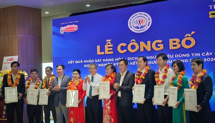 Công bố top hàng hóa, dịch vụ người tiêu dùng tin cậy năm 2025