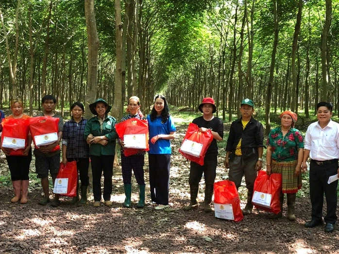 Công đoàn Cao su Việt Nam chăm lo toàn diện cho người lao động Công đoàn Cao su Việt Nam chăm lo toàn diện cho người lao động