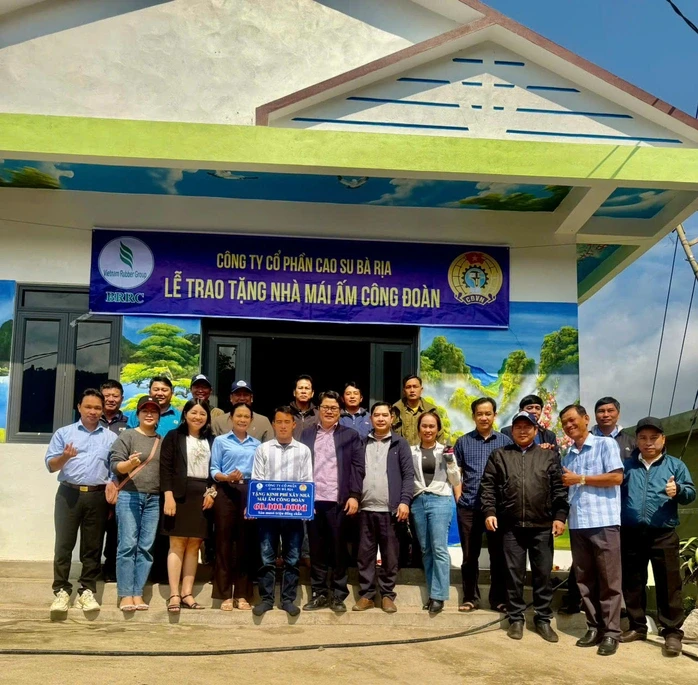 Công đoàn Cao su Việt Nam chăm lo toàn diện cho người lao động Công đoàn Cao su Việt Nam chăm lo toàn diện cho người lao động