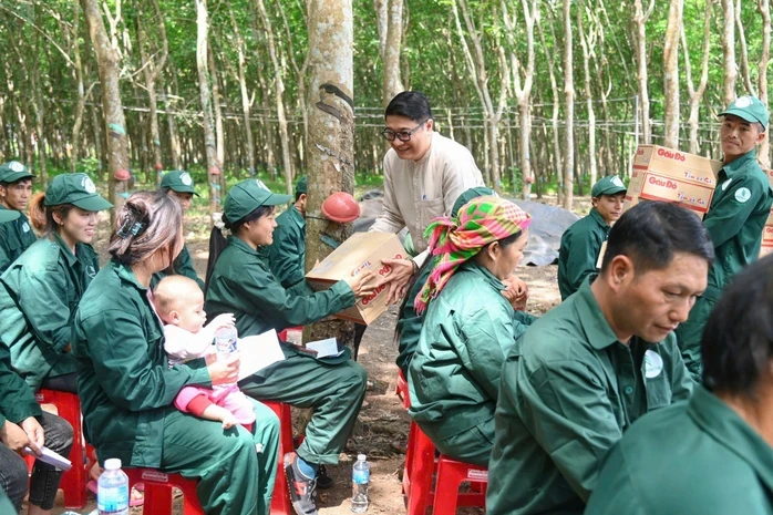 Công đoàn Cao su Việt Nam chăm lo toàn diện cho người lao động Công đoàn Cao su Việt Nam chăm lo toàn diện cho người lao động