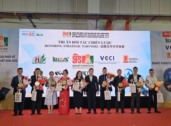 Công nghệ AI, máy móc Trung Quốc áp đảo tại triển lãm ngành gỗ Công nghệ AI, máy móc Trung Quốc áp đảo tại triển lãm ngành gỗ