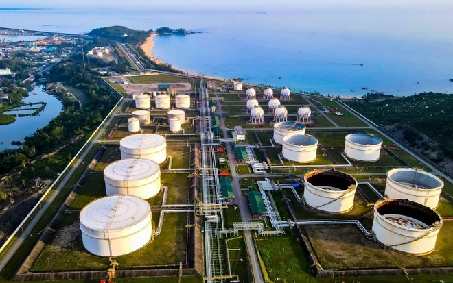 Công ty lọc hóa dầu 3 tỷ USD của Việt Nam công bố không còn đủ điều kiện công ty đại chúng, đối mặt nguy cơ “rời sàn” Công ty lọc hóa dầu 3 tỷ USD của Việt Nam công bố không còn đủ điều kiện công ty đại chúng, đối mặt nguy cơ “rời sàn”