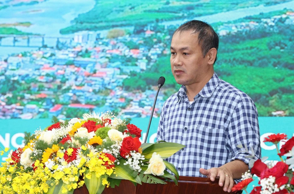 Cực tăng trưởng mới Quảng Ngãi: 'Đường đã rõ, chúng ta quyết tâm làm' Cực tăng trưởng mới Quảng Ngãi: 'Đường đã rõ, chúng ta quyết tâm làm'