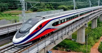 Cùng do Trung Quốc xây dựng, đường sắt cao tốc tại Lào chỉ 160km/h nhưng ở Trung Quốc tới 350km/h, vì sao?