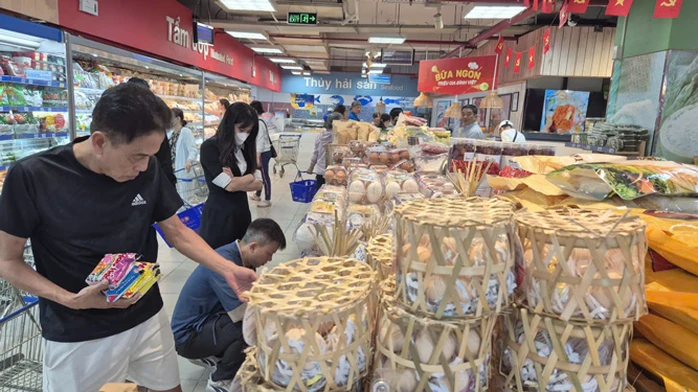 Cuộc đua trên thị trường bán lẻ năm 2026: Thương mại điện tử và cửa hàng vật lý Cuộc đua trên thị trường bán lẻ năm 2026: Thương mại điện tử và cửa hàng vật lý