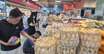 Cuộc đua trên thị trường bán lẻ năm 2026: Thương mại điện tử và cửa hàng vật lý