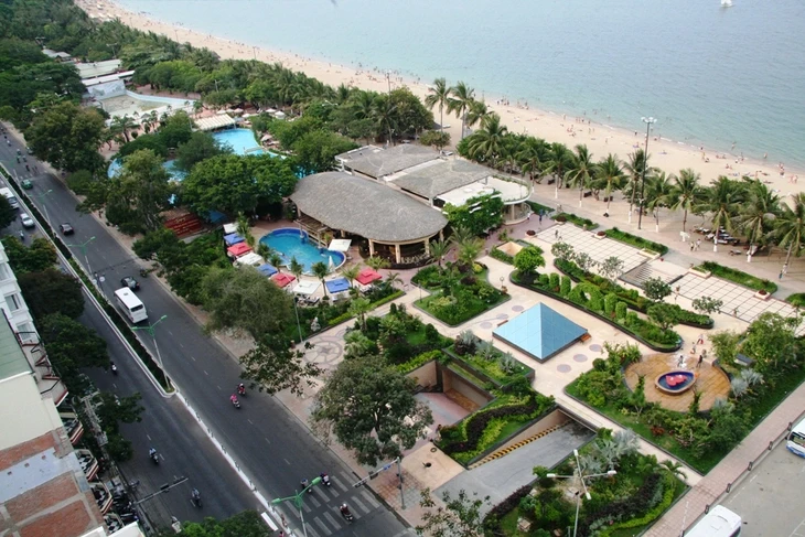 Cưỡng chế doanh nghiệp được giao bãi biển Nha Trang làm ăn, để nợ thuế hơn 2,8 tỉ đồng Cưỡng chế doanh nghiệp được giao bãi biển Nha Trang làm ăn, để nợ thuế hơn 2,8 tỉ đồng