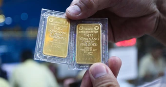Đà giảm ngày càng mạnh, giá vàng thế giới rơi khỏi ngưỡng 4.600 USD/ounce