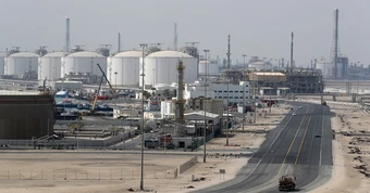 Dầu vượt 111 USD/thùng sau khi Iran tấn công cơ sở LNG lớn nhất thế giới
