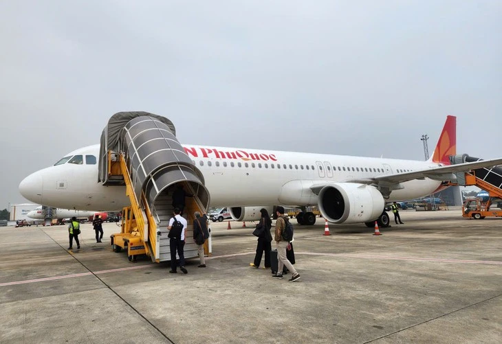 Đề nghị nghiên cứu giảm thuế xăng dầu, giảm phí sân bay, bến cảng Đề nghị nghiên cứu giảm thuế xăng dầu, giảm phí sân bay, bến cảng