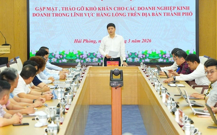 Đề xuất 8.000 tỉ ngân sách tạm ứng bình ổn giá xăng dầu sẽ chuyển vào tài khoản được phong tỏa Đề xuất 8.000 tỉ ngân sách tạm ứng bình ổn giá xăng dầu sẽ chuyển vào tài khoản được phong tỏa