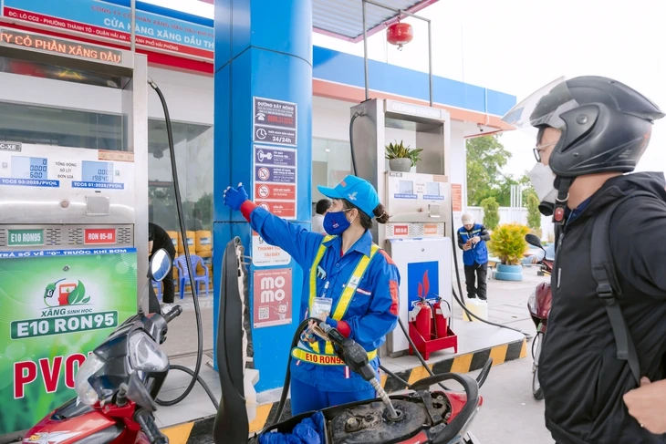 Đề xuất mới về quản lý giá với xăng E10 khi đưa vào diện hàng tiêu dùng phổ biến Đề xuất mới về quản lý giá với xăng E10 khi đưa vào diện hàng tiêu dùng phổ biến