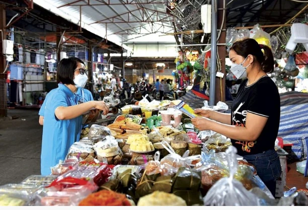 Đề xuất nâng ngưỡng miễn thuế lên 2 tỉ đồng: Có phù hợp thực tế hộ kinh doanh? Đề xuất nâng ngưỡng miễn thuế lên 2 tỉ đồng: Có phù hợp thực tế hộ kinh doanh?