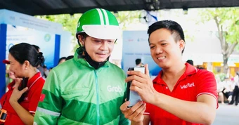 Đến Lễ hội Tài chính số, bất ngờ được xác thực thuê bao di động