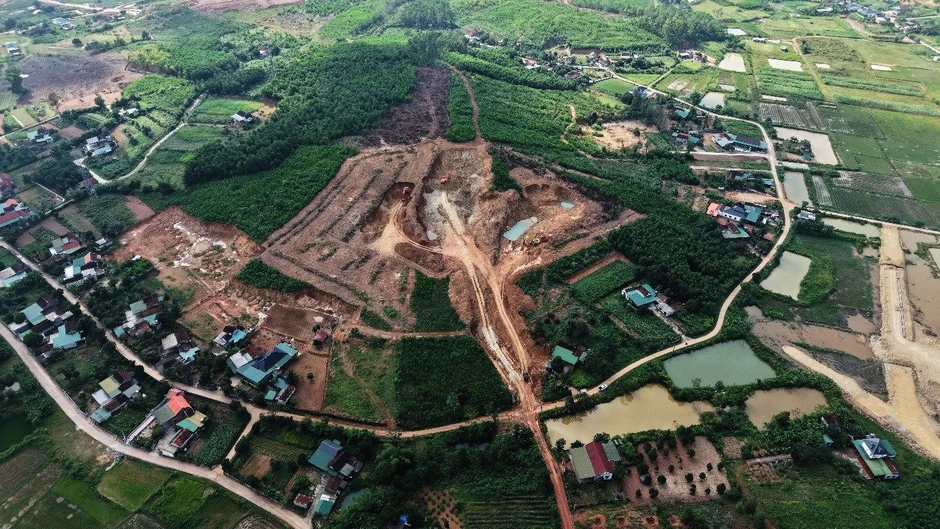 Đèo Cả đang đào hầm xuyên núi dài gần 500m trên tuyến cao tốc kết nối với Lào, quyết thông hầm ngay năm sau