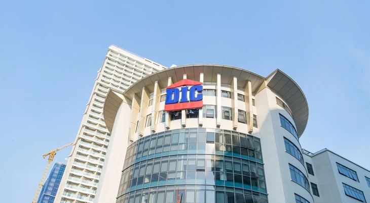 DIC Corp lại tặng tiền 'hàng chục triệu' cho cổ đông ủy quyền dự đại hội DIC Corp lại tặng tiền 'hàng chục triệu' cho cổ đông ủy quyền dự đại hội