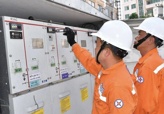 Điện lực miền Nam bảo đảm nguồn điện cho hơn 17.400 điểm bầu cử tại 8 tỉnh, thành phía Nam Điện lực miền Nam bảo đảm nguồn điện cho hơn 17.400 điểm bầu cử tại 8 tỉnh, thành phía Nam