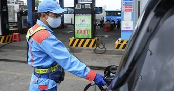 Đổ xăng E10 xe chạy bình thường, tăng ga 'ngọt'