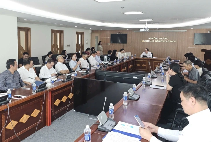 Doanh nghiệp, hiệp hội đưa loạt thách thức do xung đột ở Trung Đông tới Bộ Công Thương Doanh nghiệp, hiệp hội đưa loạt thách thức do xung đột ở Trung Đông tới Bộ Công Thương