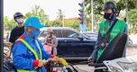 Doanh nghiệp tự quyết giá xăng dầu nhưng công bố giá mới ít nhất trước 30 phút