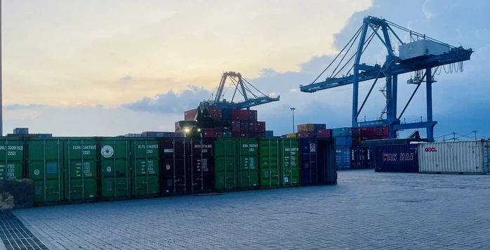 Doanh nghiệp xuất khẩu ứng phó xung đột quân sự Trung Đông năm 2026 Doanh nghiệp xuất khẩu ứng phó xung đột quân sự Trung Đông năm 2026