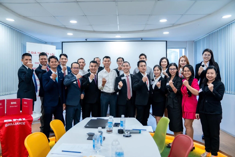 Doanh nhân Trần Văn Bình và triết lý “kinh doanh tử tế” trong ngành dược Việt Doanh nhân Trần Văn Bình và triết lý “kinh doanh tử tế” trong ngành dược Việt