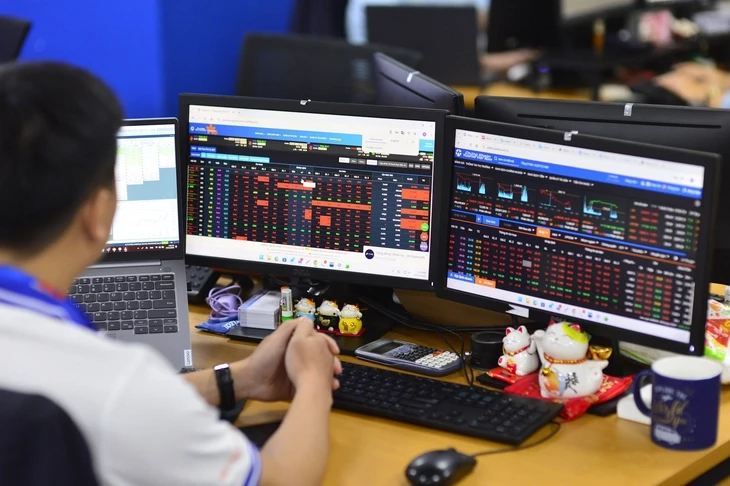 Đọc nhanh 14-3: Một chỉ số vọt lên, vàng bạc, bitcoin tới chứng khoán bị bán tháo Đọc nhanh 14-3: Một chỉ số vọt lên, vàng bạc, bitcoin tới chứng khoán bị bán tháo