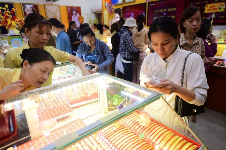 Đọc nhanh 20-5: Lý do gì khiến giá vàng cùng chứng khoán Mỹ giảm mạnh? Đọc nhanh 20-5: Lý do gì khiến giá vàng cùng chứng khoán Mỹ giảm mạnh?
