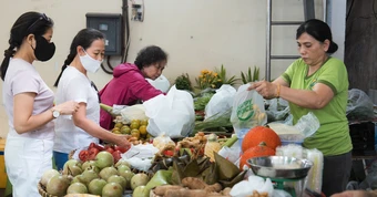 Đơn hàng dưới 50.000 đồng được xuất gộp hóa đơn: Tiện cho quản lý, khó cho tiểu thương?