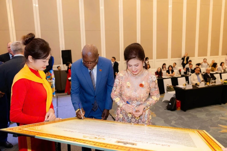 Động thái mới nhất của bà Lê Hoàng Diệp Thảo Động thái mới nhất của bà Lê Hoàng Diệp Thảo
