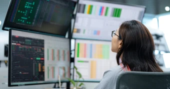 Dòng tiền hụt hơi, VN-Index lại lùi về dưới 1.800 điểm