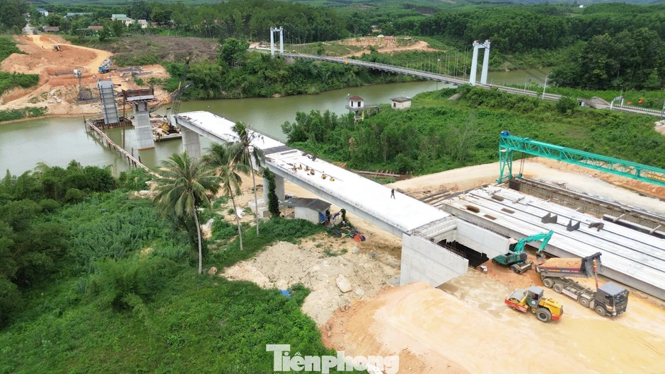 Dự án thay thế cầu ‘già nua’ trên sông Hương hiện ra sao?