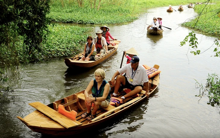 Du lịch dịp lễ 'tăng nhiệt': Công suất phòng tăng cao, tour ngắn ngày sớm kín chỗ Du lịch dịp lễ 'tăng nhiệt': Công suất phòng tăng cao, tour ngắn ngày sớm kín chỗ